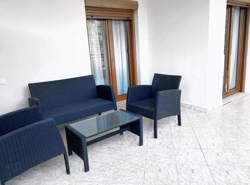 Chris Apartment Василики Екстериор снимка